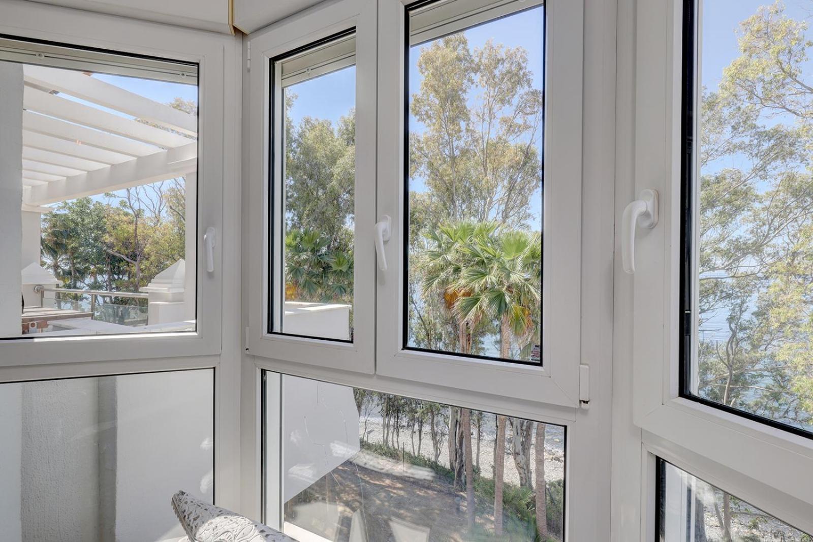 Penthouse Amaryllis - Gerenoveerd Direct Aan Zee Appartement Estepona